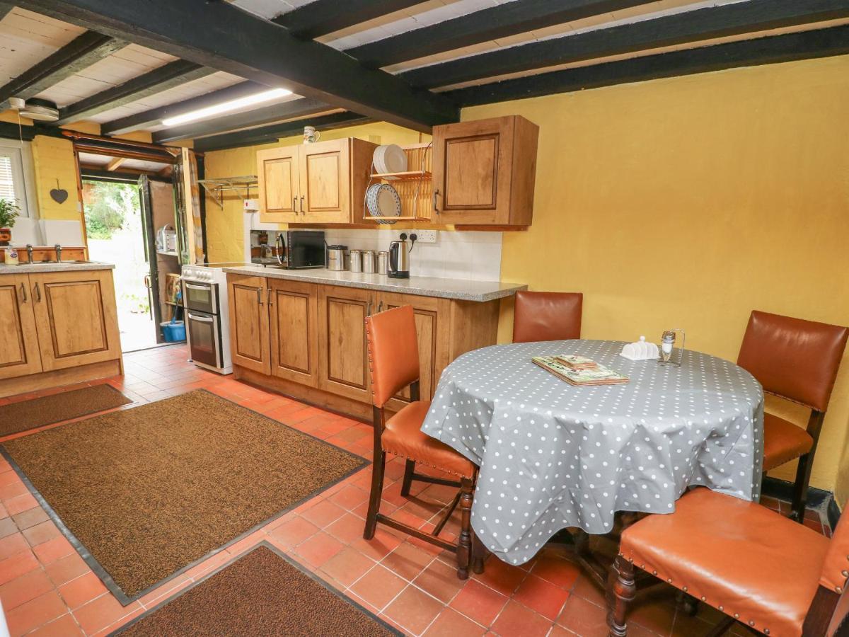 Caerau Farm House 拉尼德洛伊斯 外观 照片