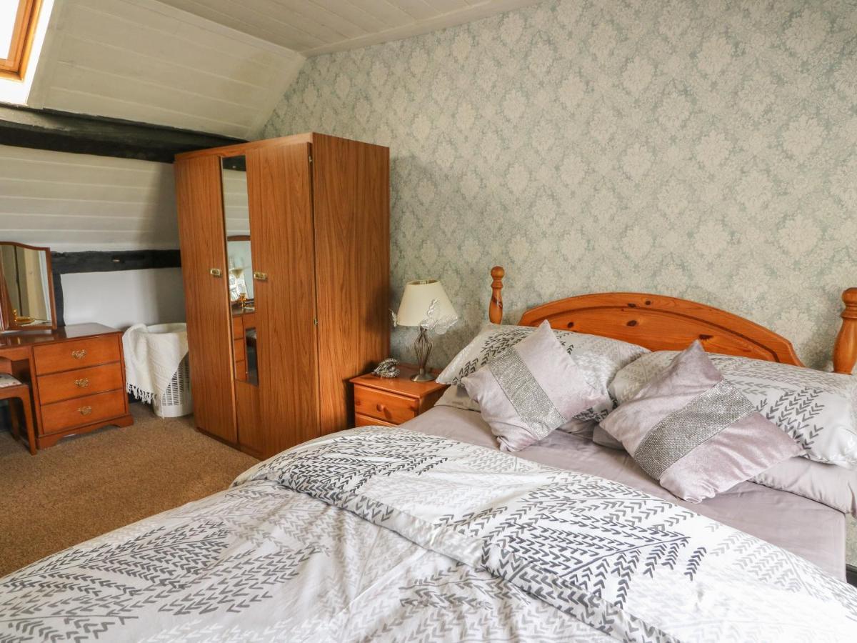 Caerau Farm House 拉尼德洛伊斯 外观 照片
